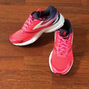 Brooks Launch sneakers